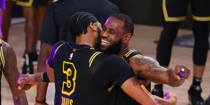 詹姆斯浓眉携手字母哥湖人新赛季无敌阵容能否打破历史纪录