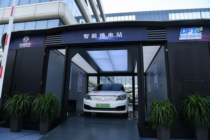 公司技术中心第五届科技周现场展出100余件创新展品 吴杨/摄