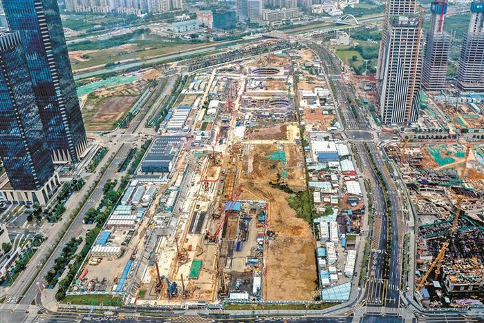 俯瞰穗莞深城际铁路前海站。深圳特区报记者 刘羽洁 摄