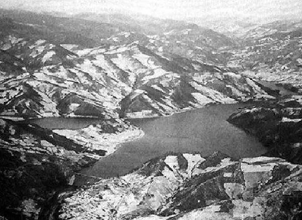 　冰雪覆盖的长津湖图片自央广网