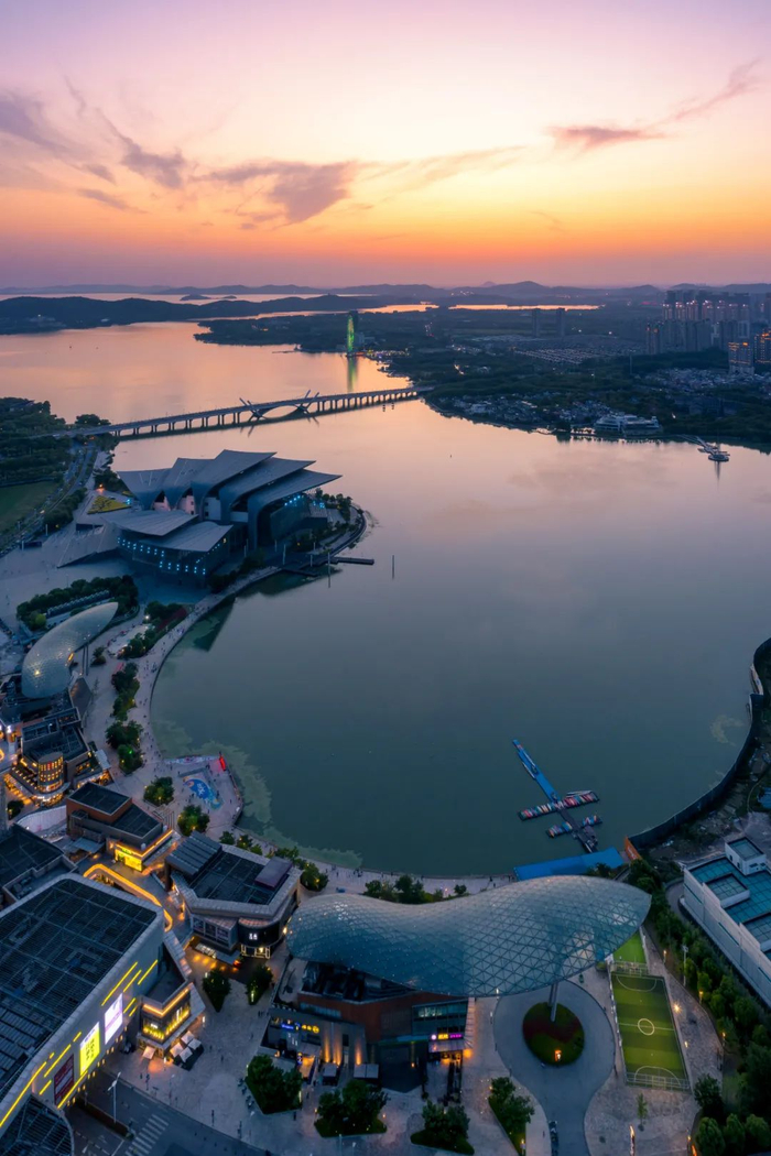 ▲ 无锡蠡湖万象城。摄影/斧头哥