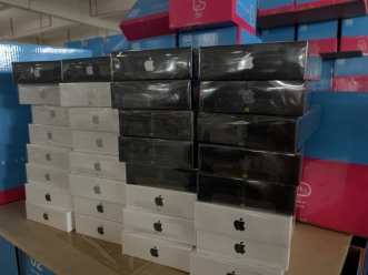 图：分期乐等待发货的iPhone 12 与iPhone 12 Pro