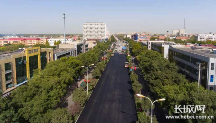 正在改造中的沙河市宋璟路。