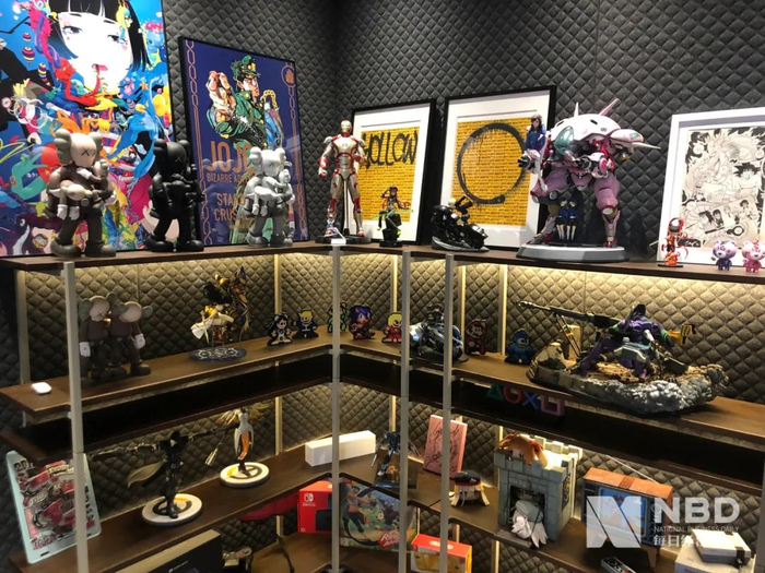 黄一孟的办公室一角，足以看出他对游戏的痴迷 图片来源：每经记者 宋红 摄