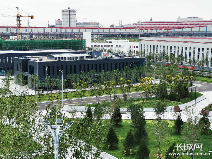 河钢唐钢新厂区一角。