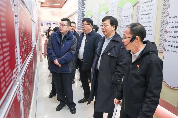 ▲ 调研寻甸县民族中学