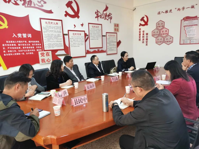 ▲ 华东师大5所附属学校的校长赴寻甸县5所结对帮扶学校考察座谈