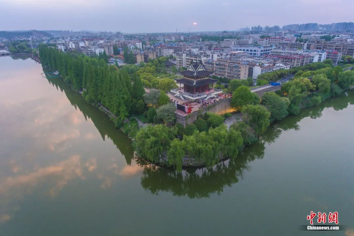 航拍襄阳护城河 杨东 摄