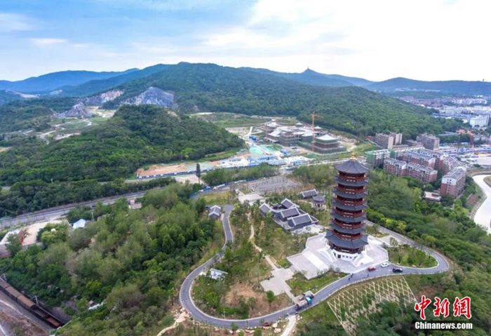 位于岘山东端的岘首山文化景区 杨东 摄