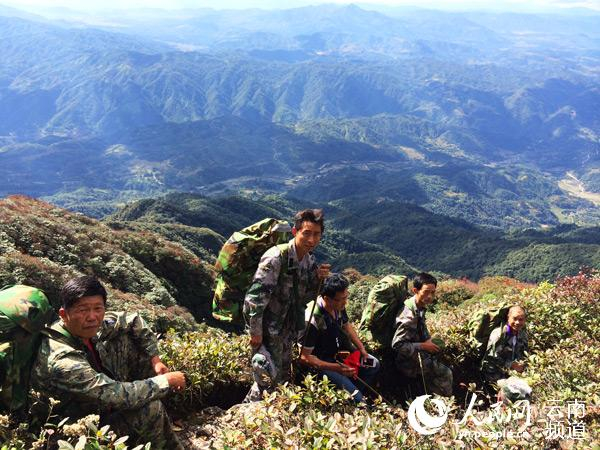 巡山途中休息的护林人（供图）