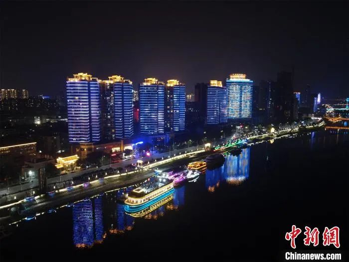 航拍襄阳夜景。邹浩 摄