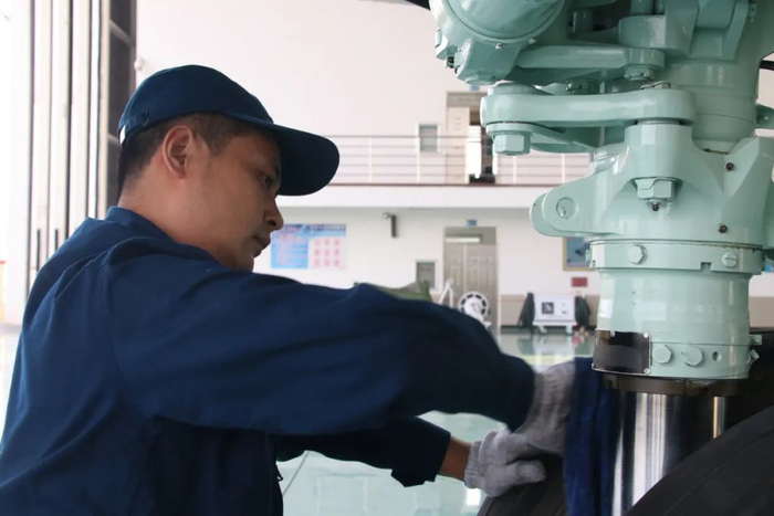 ▲涂油润滑保养