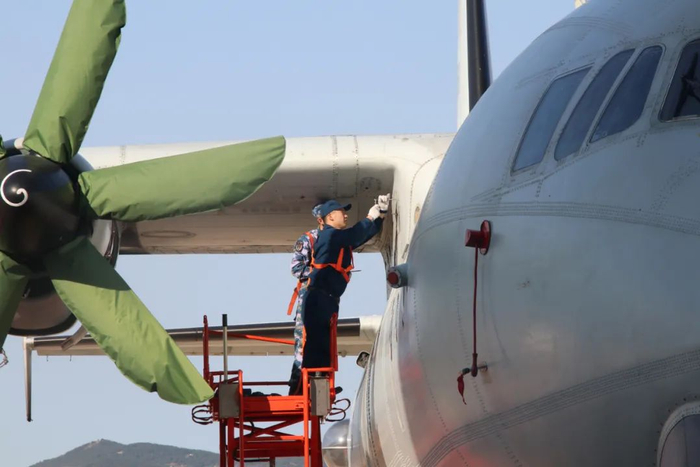 ▲打开口盖进行检查