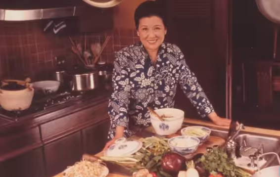 江孙芸在后厨（视频截图自詹姆斯·比尔德基金会短片）