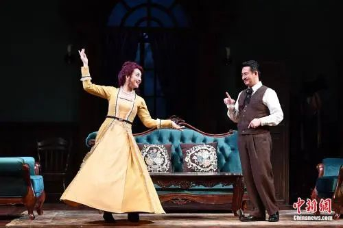 资料图：娜拉出走曾带动了女性解放潮流。李春光 摄