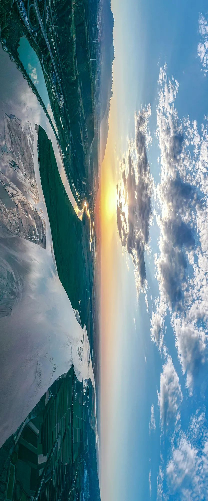 ▲ 渭河与黄河交汇处，图中细长河流为渭河。 摄影/张永锋