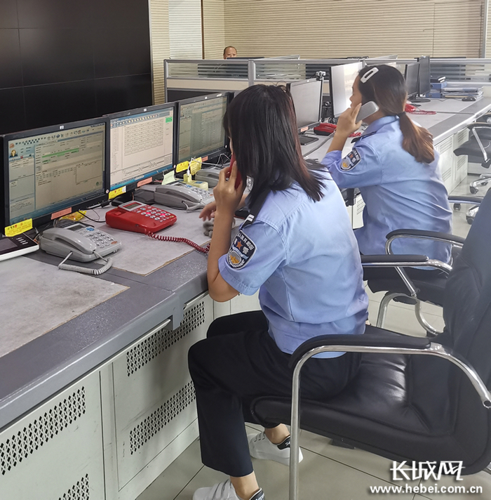 公安系统实行24小时全天候值班制度。潘志方 供图