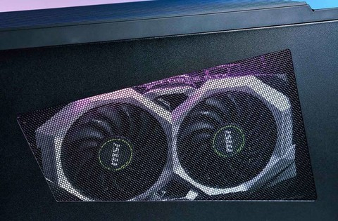 ▲MSI MEG Trident X 10th 搭配了 NVIDIA GeForce RTX 2080 Super 独立显卡，采用了大尺寸的双风扇进行散热，同时在显卡上方也配置了 RGB 灯光。