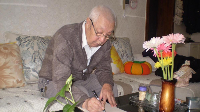 △87岁的王庆久