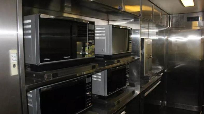 △动车组上的现代化厨房