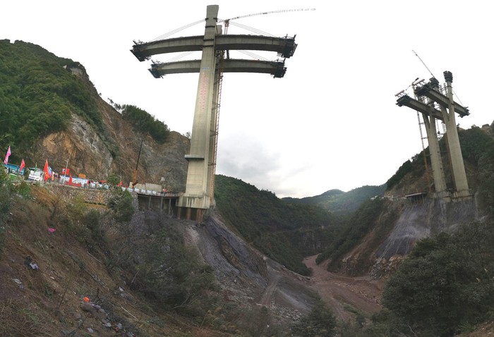  建设中的洪溪特大桥。澎湃新闻记者 杨亚东 图
