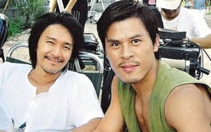  《功夫》片场与周星驰。