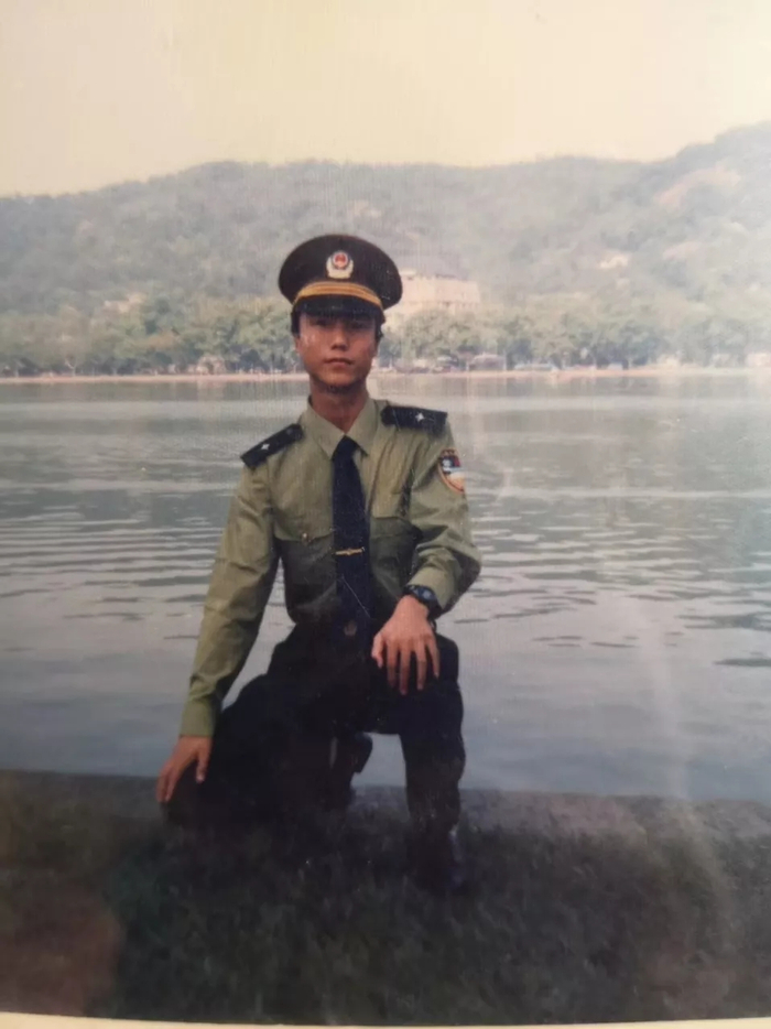  周晓波生前读警校时照片