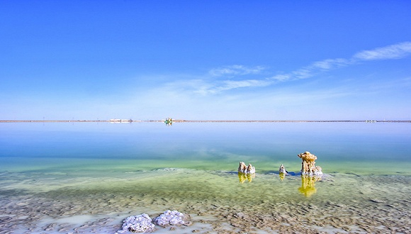 盐湖股份旗下的察尔汗盐湖。图片来源：图虫创意