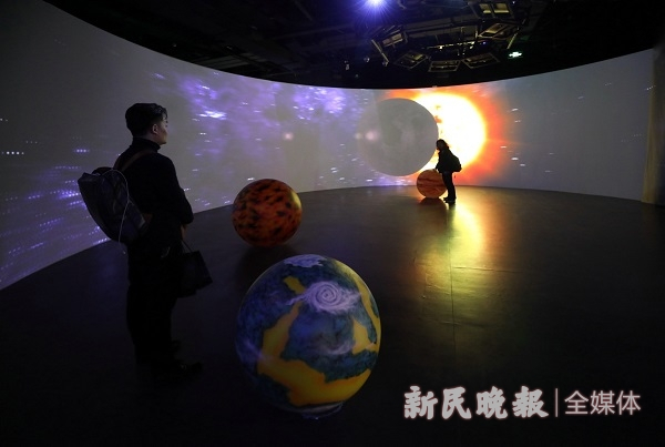 图说：三体沉浸展 新民晚报记者 周馨 摄（下同）