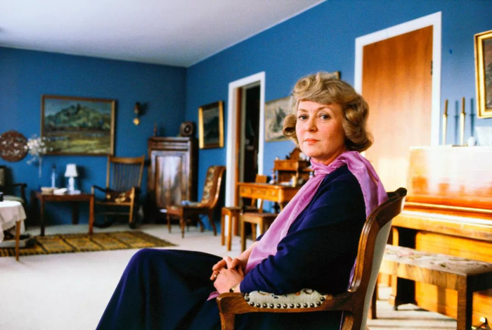  1980年，冰岛和欧洲第一位女总统维格迪丝·芬博阿多蒂