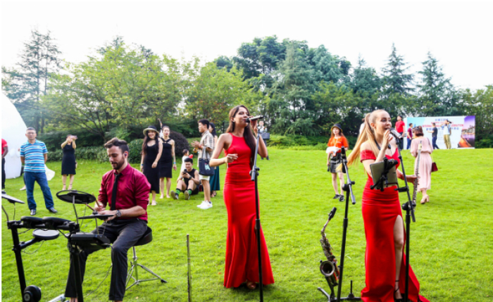   欧麓花园城（美侨会）活动实景图