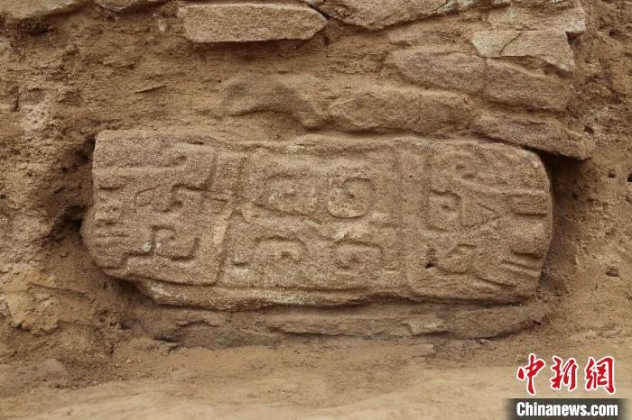 大台基南护墙出土石雕。陕西省考古研究院