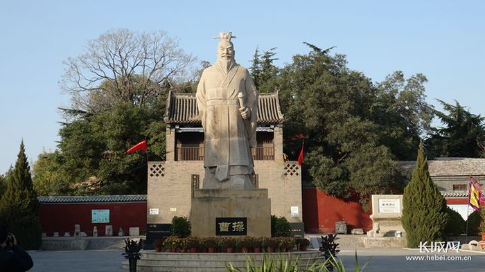 “第三届寻美之旅——两岸媒体河北巡礼”媒体团参访邯郸临漳邺城遗址。长城网记者 张晓明 摄