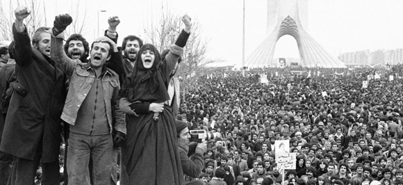  1979年， 伊朗爆发伊斯兰革命，巴列维王朝被推翻