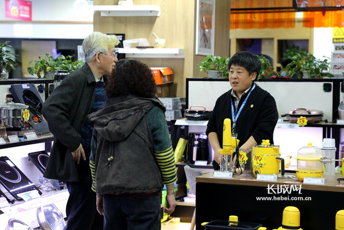 “双十一”当天，石家庄市苏宁易购西美云店店内。长城网记者 张晨光 摄