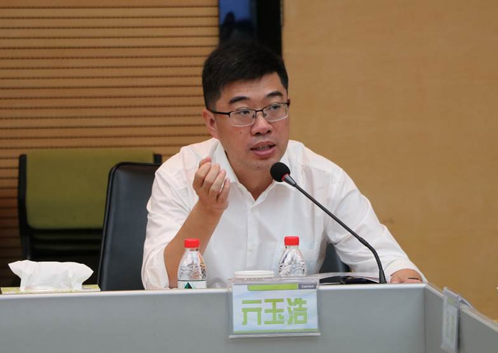 图：山东能源集团北斗天地股份有限公司董事长亓玉浩先生发表讲话