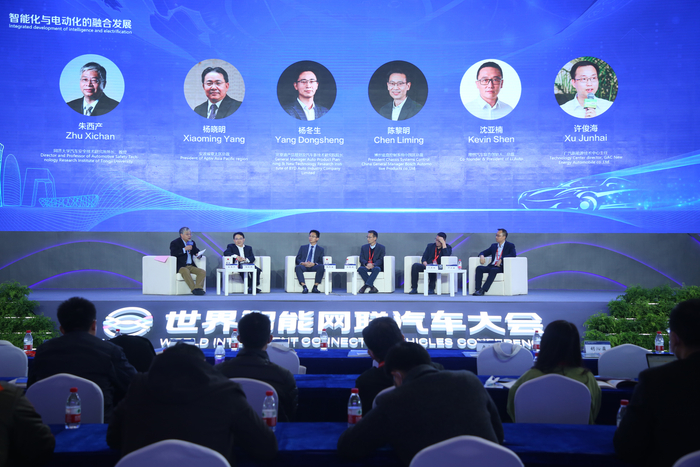 左起：朱西产，杨晓明，杨冬生，陈黎明，沈亚楠，许俊海