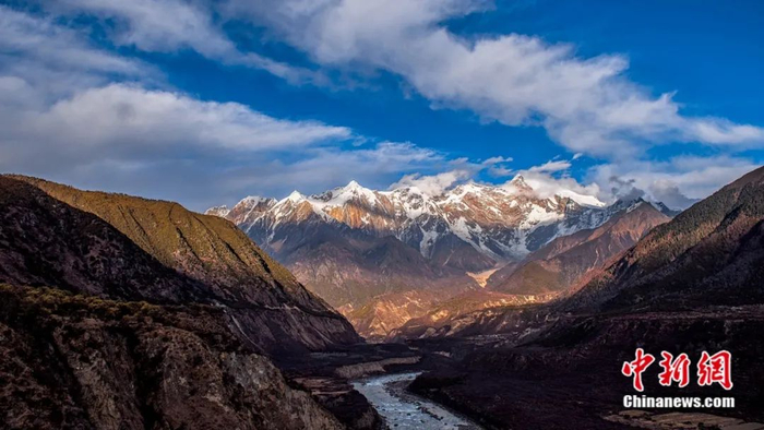 图为雅鲁藏布大峡谷。何蓬磊  摄