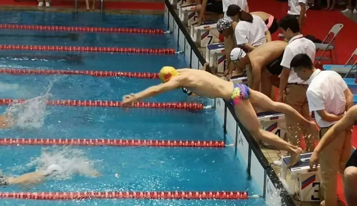 图| 广工游泳队赛场剪影