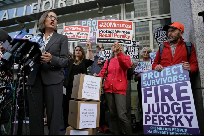  ·民众要求罢免法官的抗议活动。