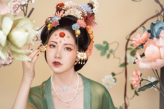 小庄花神盘创意妆容