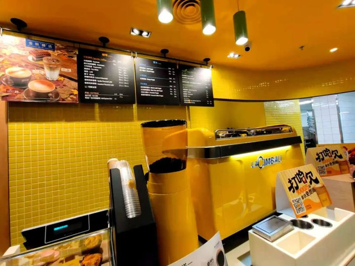 图/麦当劳店内咖啡机（方璐拍摄）