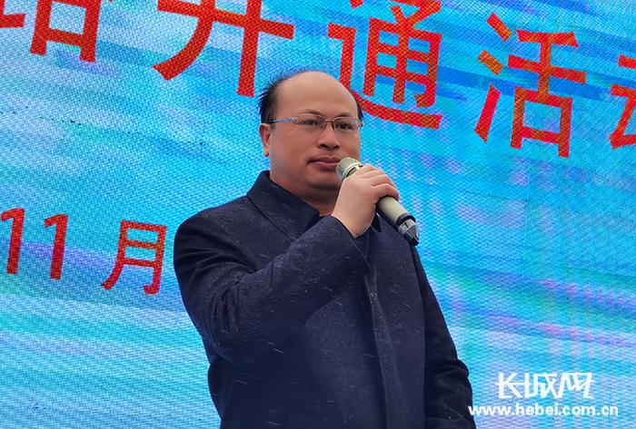 唐山市委常委、市政府副市长杨华森宣布水曹铁路正线正式开通。记者冯喆 摄