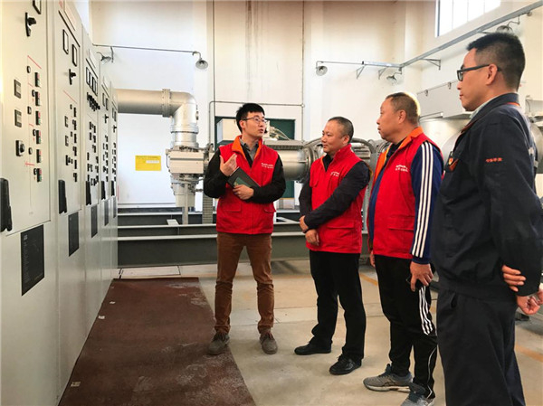 芜湖供电公司人员来到安徽华谊化工开展上门服务（赵倩）