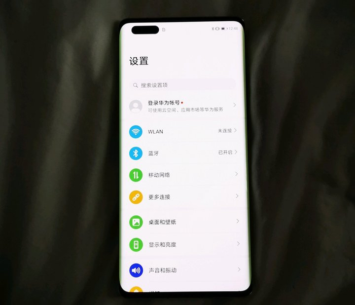  ▲ 曲面屏边缘发绿。 图片来自：贴吧用户@五个北方人