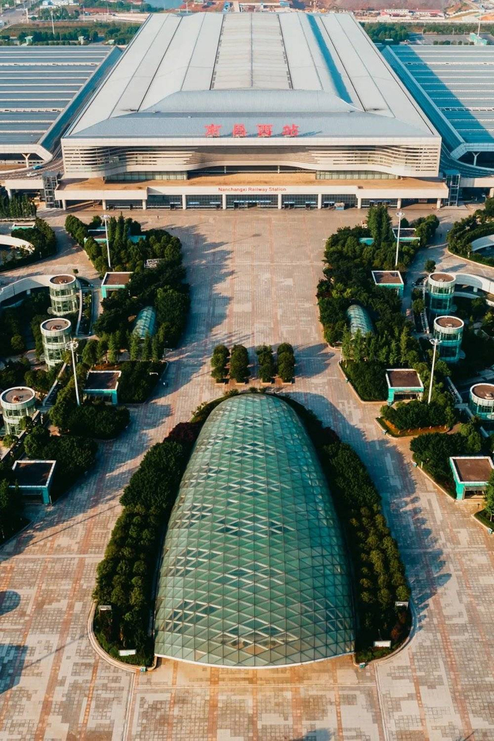 ▲&nbsp;姗姗来迟的南昌高铁。摄影/甘来