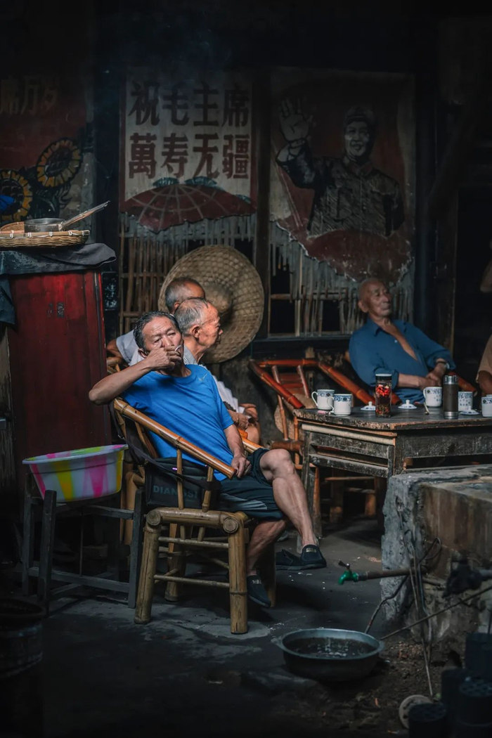 ▲ 没得茶馆，四川人啷个活哦？图/视觉中国