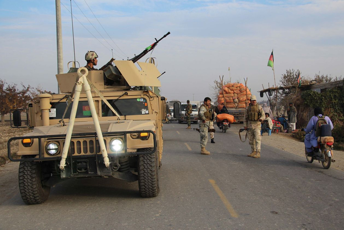 阿富汗部队参加打击塔利班武装分子的行动 图：《华尔街日报》