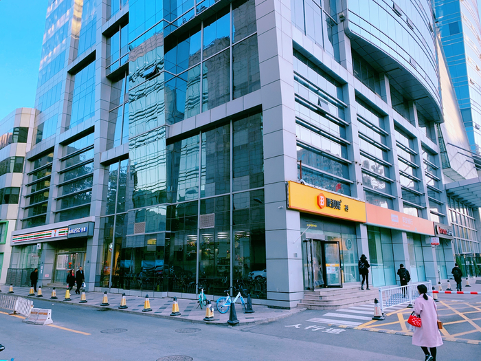 ▲银网中心两家门店位置