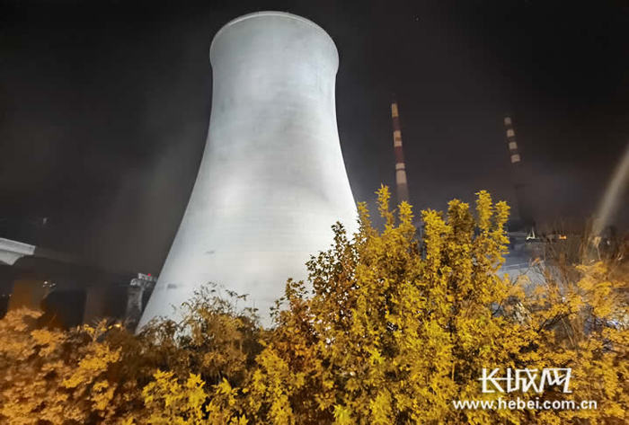 石家庄市最高最大的冷却塔。长城网记者 郭洪杰 摄
